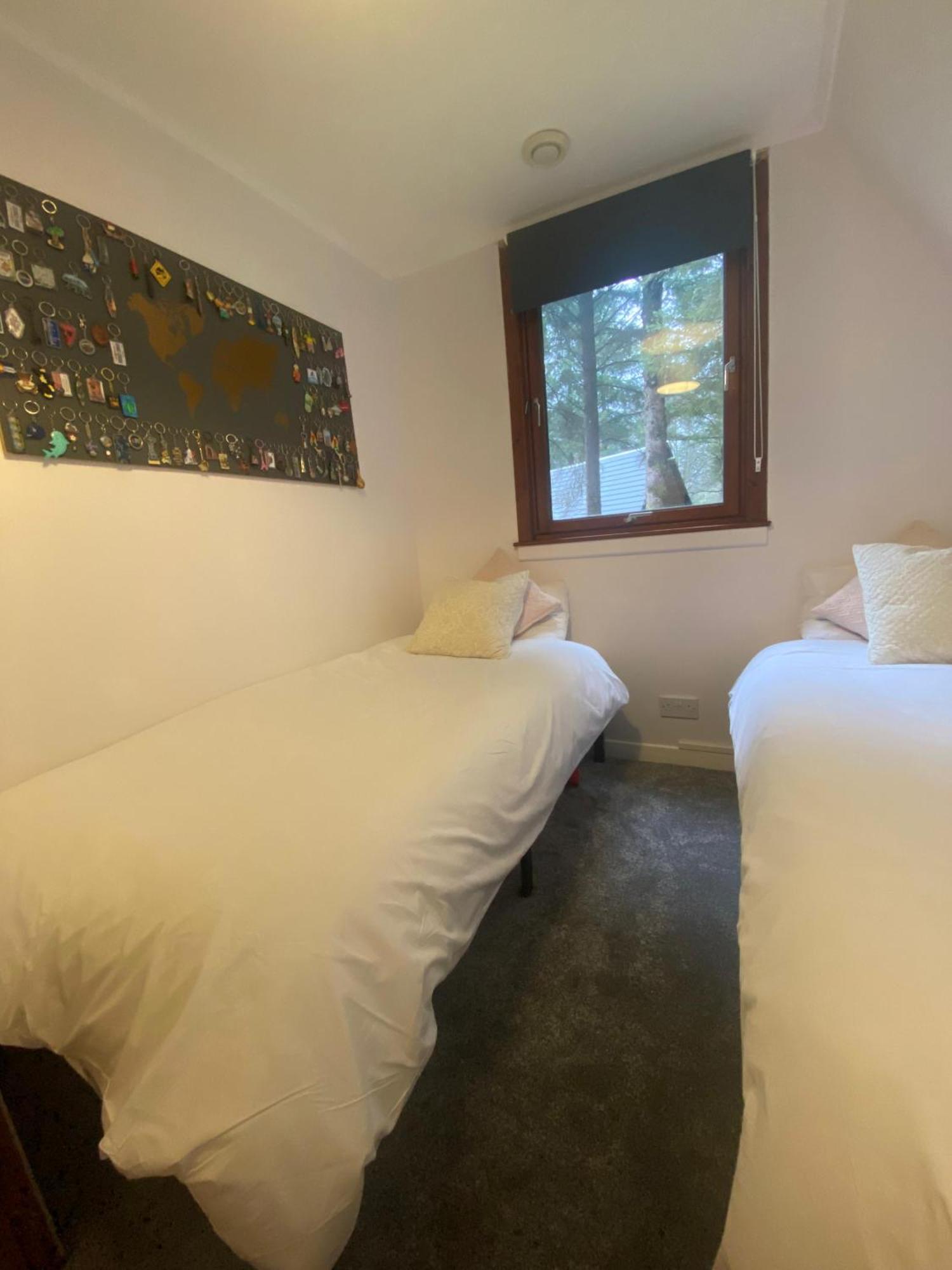 The Triangle Lodge Invergarry Extérieur photo